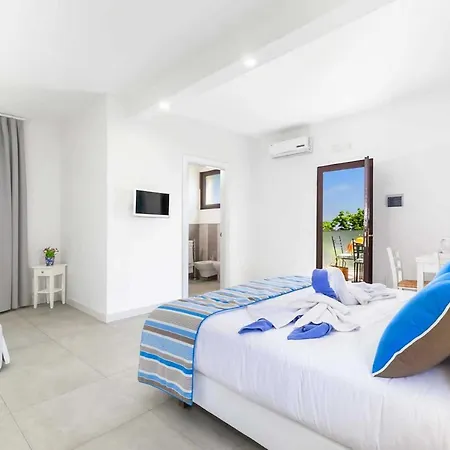 Sleeps 9 Air Con Wifi Torca