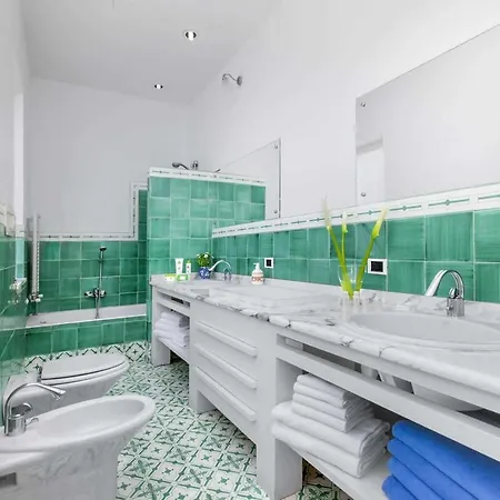Villa Sleeps 9 Air Con Wifi Torca
